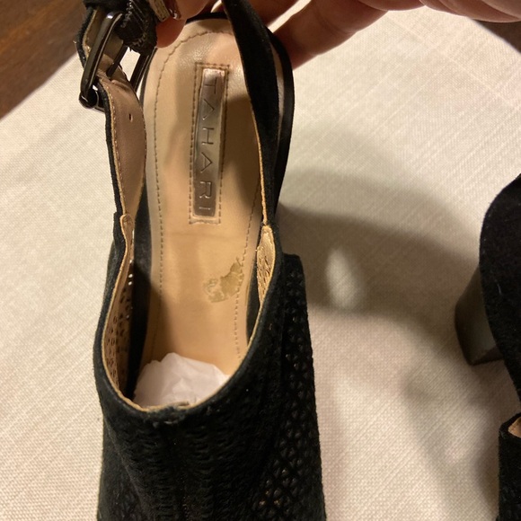 Tahari open beep toe shoes - Picture 3 of 16